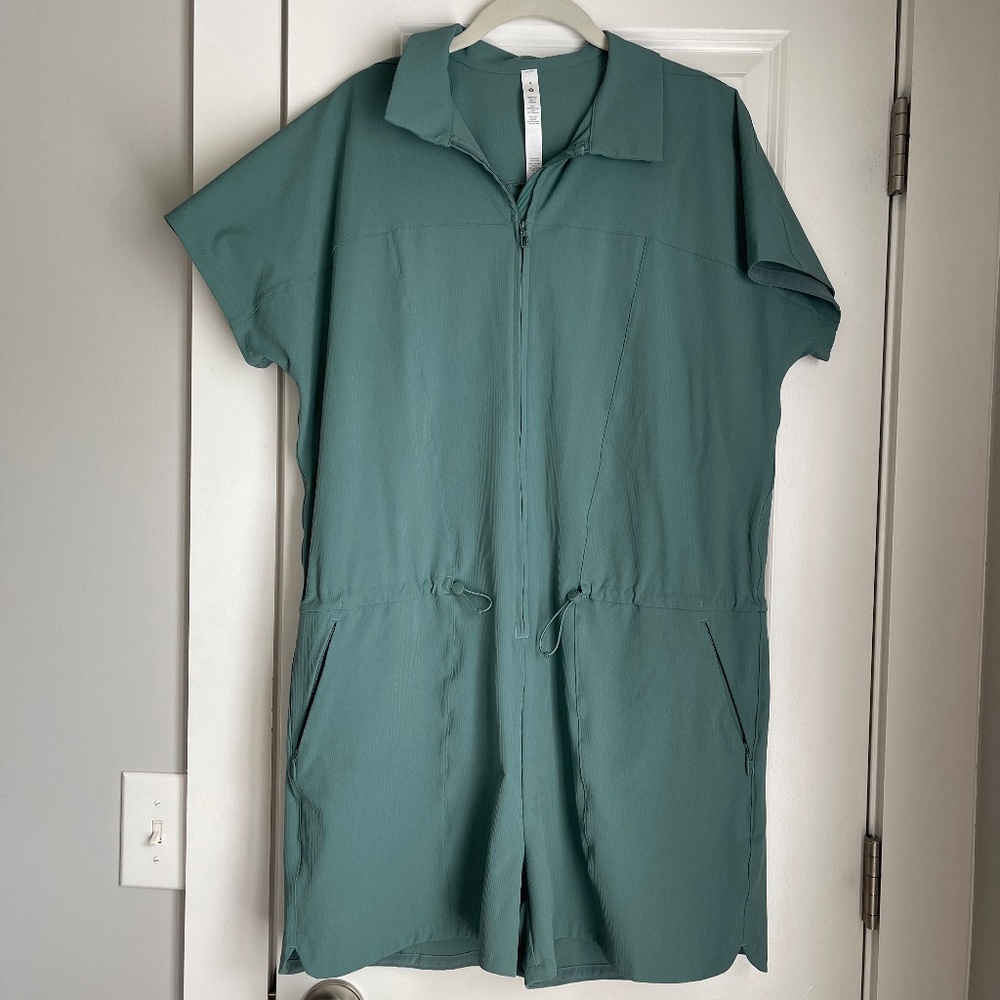 Lululemon Romper, size 8